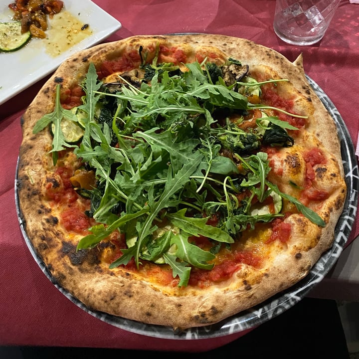 photo of I segreti di Pulcinella Pizza ortolana (senza mozzarella, Con Cime Di Rapa E Rucola) shared by @tuomiglioramico on  26 Aug 2022 - review