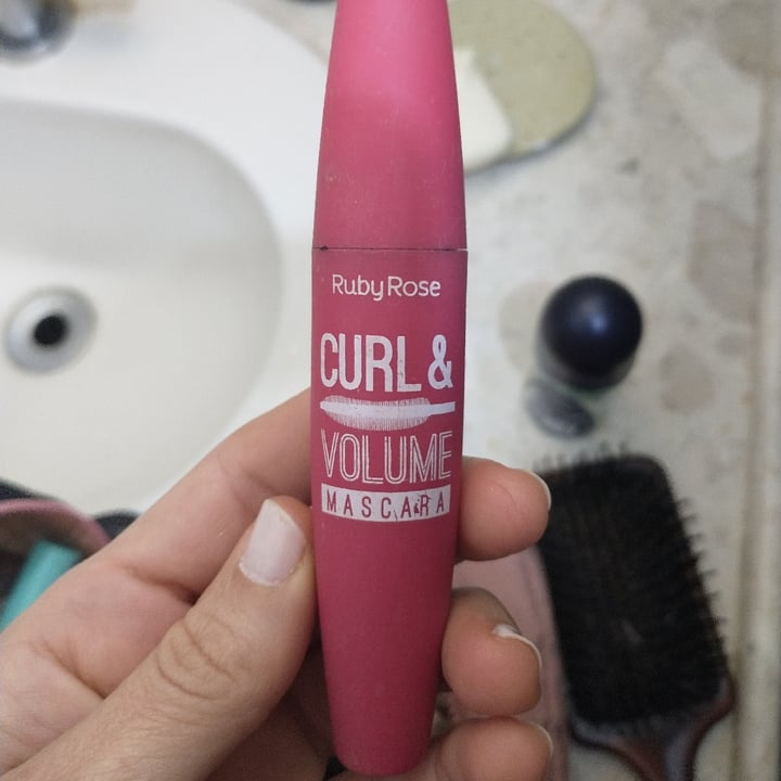 photo of RubyRose Curl & Volume Mascara  shared by @luanalara on  10 Sep 2022 - review