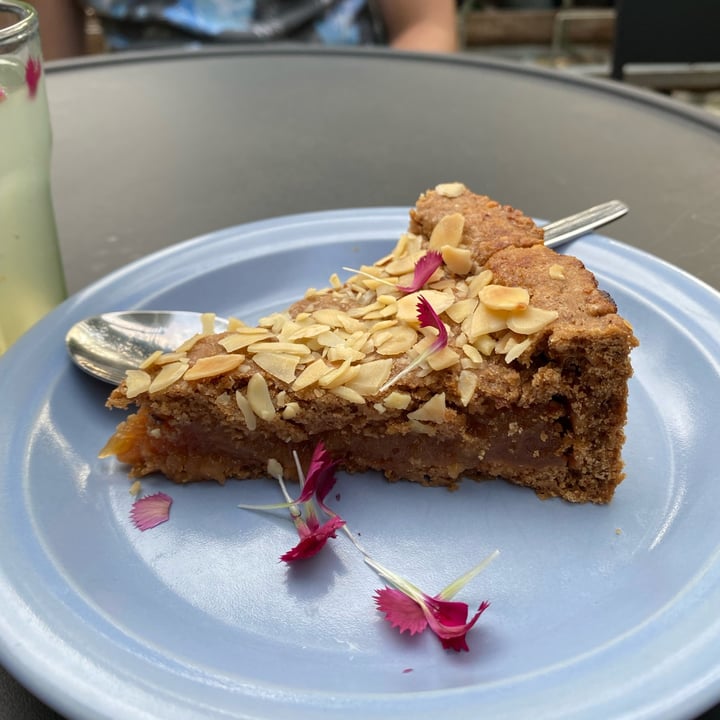 photo of Herbario Café torta de manzana shared by @inespressable on  25 Nov 2021 - review