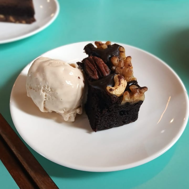 review photo of Privé Asian Civilisations Museum Dark Chocolate & Nuts Brownie shared by @veganvedika on 23 Jan 2022 - review