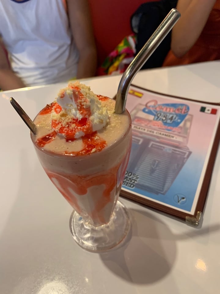review photo of COMET 984 - 50's Diner Strawberry Milkshake shared by @leslygal on 16 Jan 2020 - review