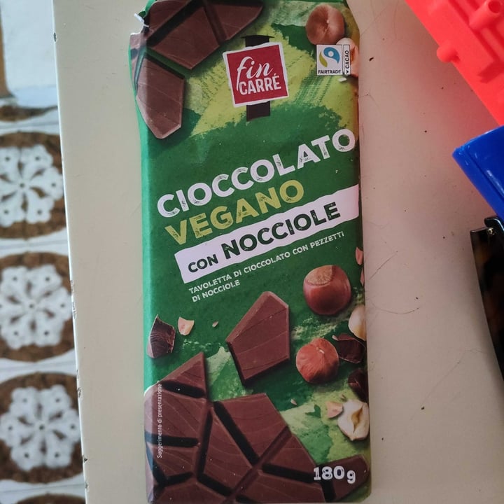 photo of Fin Carré Cioccolato vegano con nocciole shared by @mada on  23 Aug 2022 - review