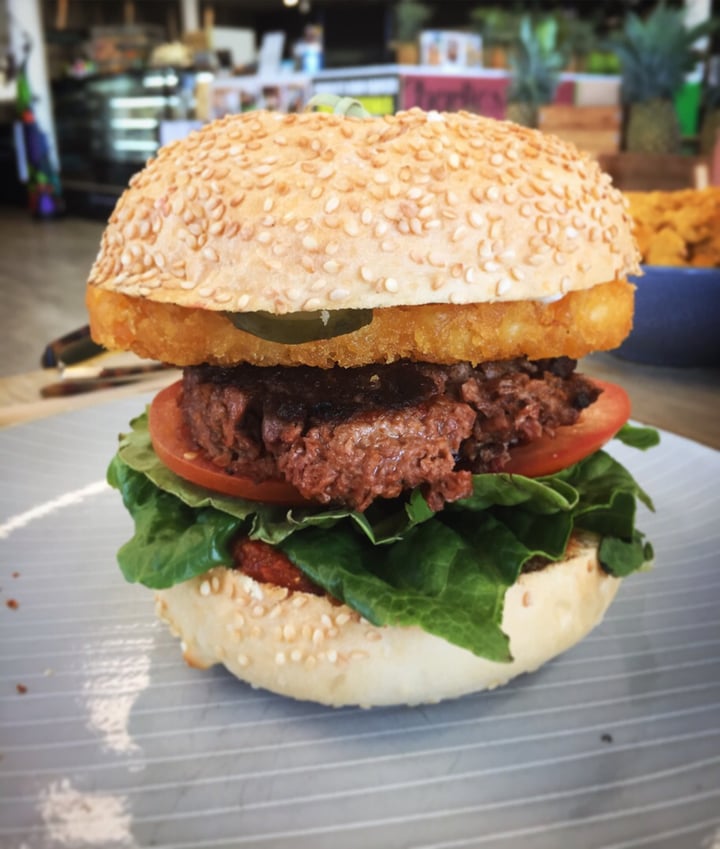 photo of Raw Squeeze & MooFree Burgers Maroochydore Vegan beef patty shared by @amyfortheanimals on  19 Apr 2019 - review