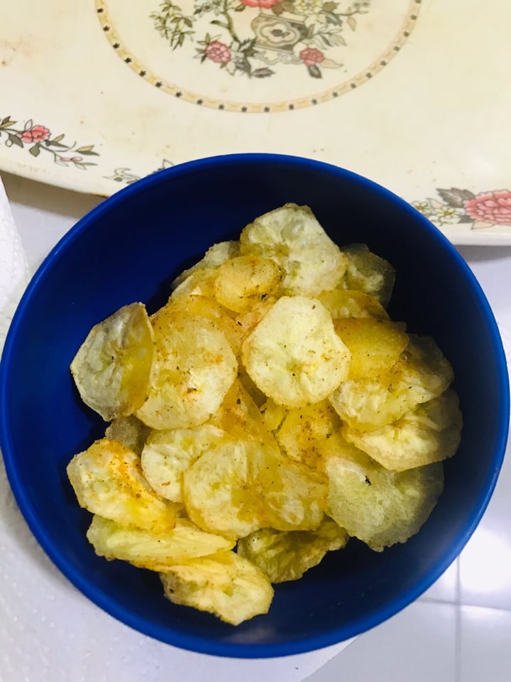 photo of Farmers’ Café Homemade banana chips shared by @vegantaylorjohnson on  03 Apr 2019 - review
