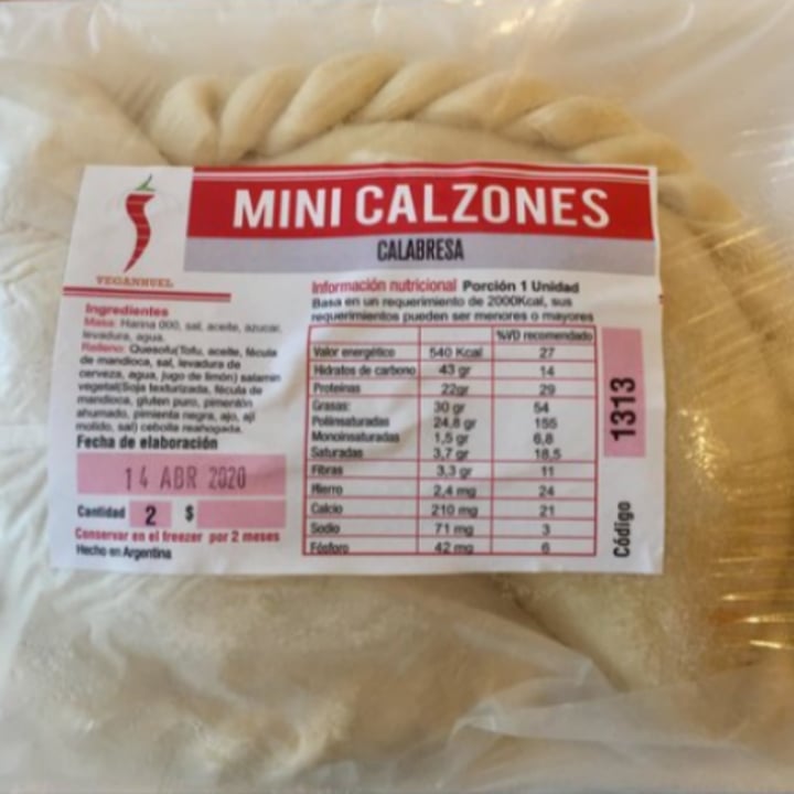 photo of Veganuel Mini Calzón De Calabreza shared by @jesicaagui on  01 Jul 2022 - review