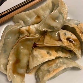 Cooking Trader Joe's Thai Vegetable Gyoza In A Pan (From Frozen) - Sip Bite  Go