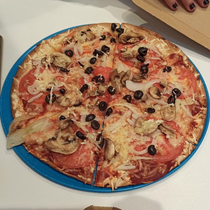 photo of Domino's Pizza Pizza Veggiña shared by @amilonga on  07 Dec 2022 - review