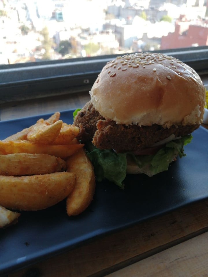 photo of Vegattos Hamburguesa Crispy shared by @ishellmiranda on  23 Jan 2020 - review