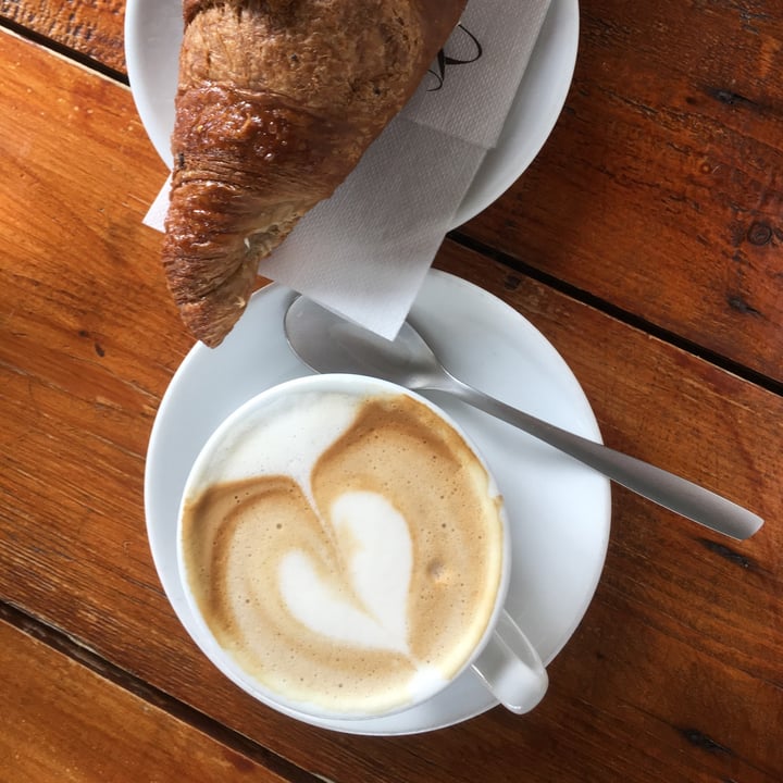 review photo of Giesse Di Giuseppe & C. Giassi S.N.C. Cappuccino Di Soia shared by @aristomache on 08 May 2022 - review