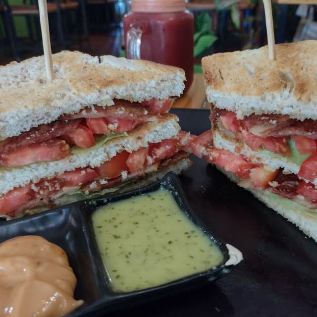 Photo of the dish “BLT Sandwich”