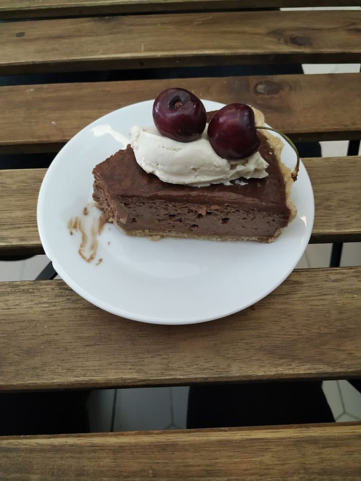 photo of Bunny's Deli Chocolate Cake shared by @mariafortheanimals on  14 Jul 2019 - review