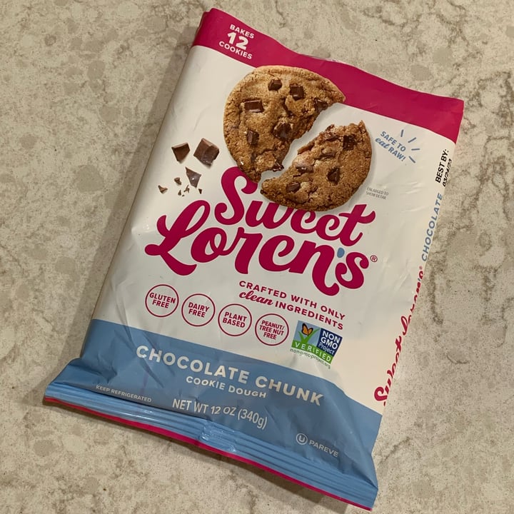 photo of Sweet Loren's Chocolate Chunk Cookie Dough shared by @unejanie on  04 Nov 2022 - review