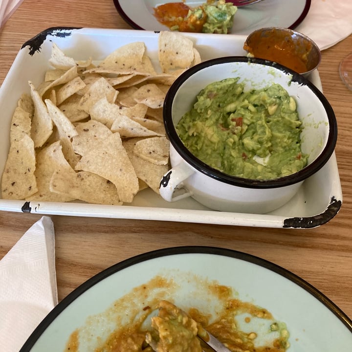 photo of El Burro Greenpoint Chunky Guacamole shared by @ctfloof on  27 Apr 2022 - review