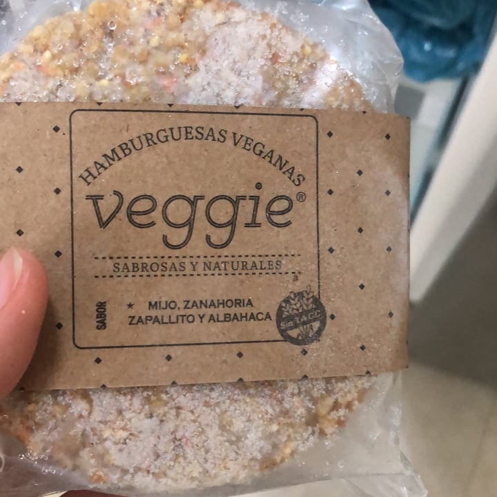 photo of Veggie Hamburguesa de mujo, zanahoria, zapallito y albahaca shared by @veganizandoando on  02 Mar 2021 - review
