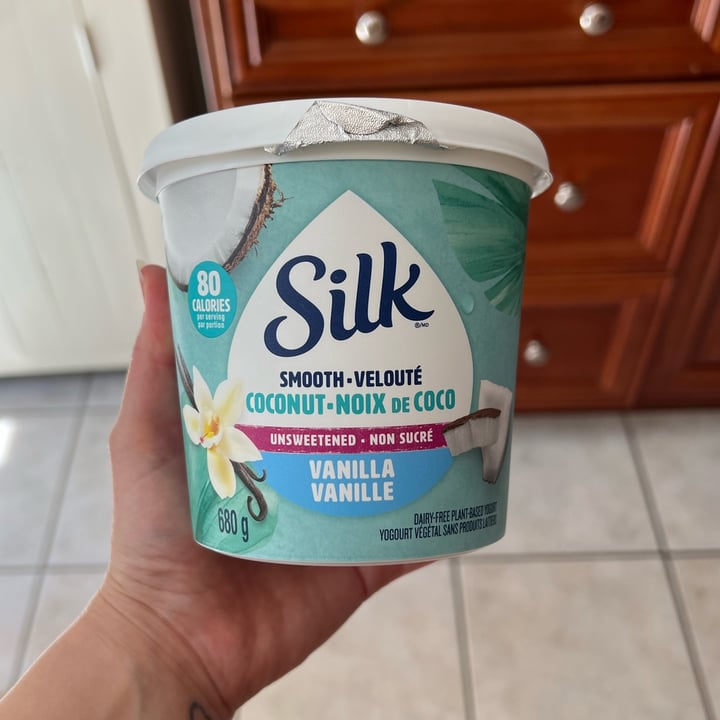 photo of Silk Coconut Vanilla Yogurt shared by @caariinaa on  13 May 2022 - review