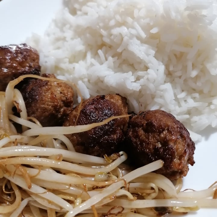 review photo of Marmitas caseiras vegan Falafel com arroz branco e rebentos de soja shared by @andreiia14 on 28 Apr 2021 - review
