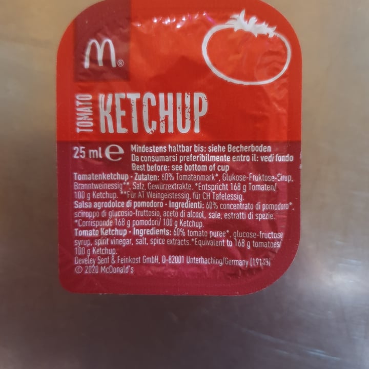 photo of McDonald’s ketchup shared by @laramondoni on  27 Mar 2022 - review