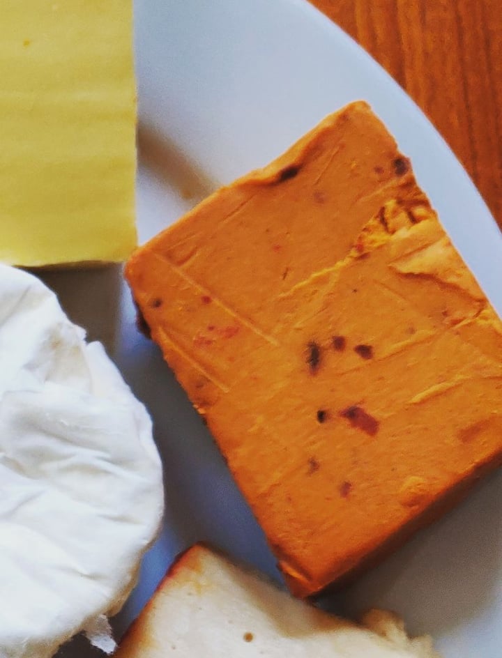 photo of Kinda Co. Smoked chilli cheese shared by @pointsofellie on  16 Mar 2020 - review