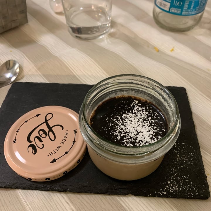 photo of Jolie Bistrot - vegetarian, gluten free, cucina naturale. Panna cotta vegan al cacao, con mele e cannella shared by @lorella67 on  18 May 2022 - review