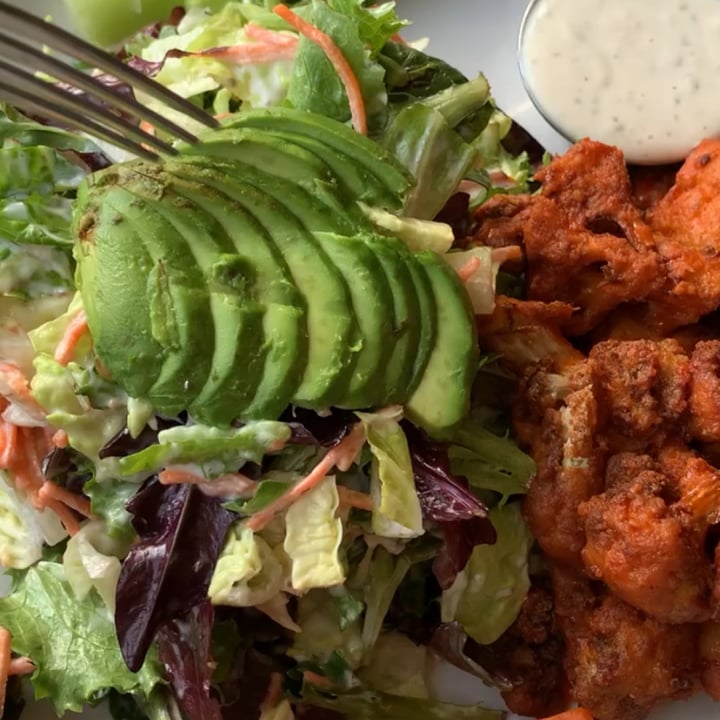 photo of Sage Plant Based Bistro Pasadena Hot ‘Wing’ Salad shared by @fatvegana on  29 Apr 2022 - review