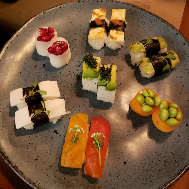 photo of Sushimar Vegano Combinado de sushi shared by @nalunutriveg on  01 Nov 2022 - review