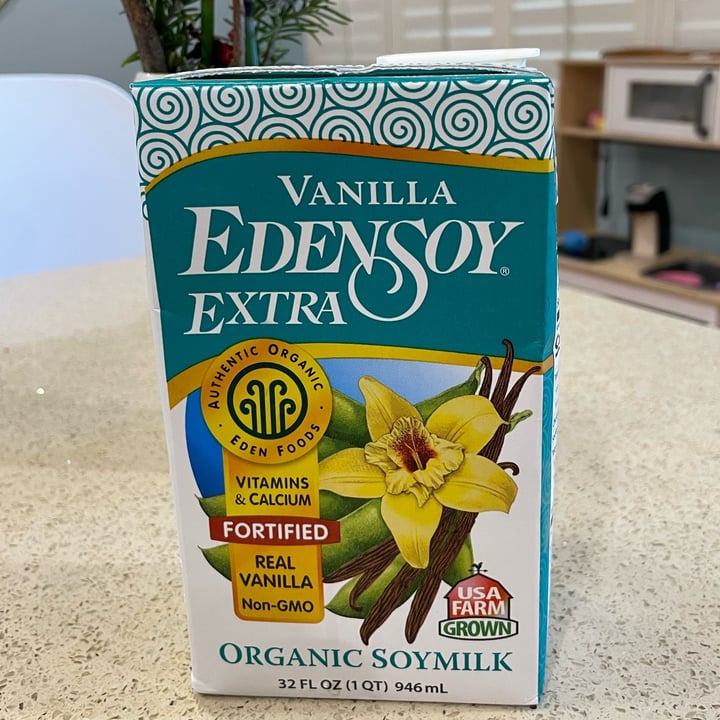 photo of Eden Soy Extra vanilla soy milk shared by @nicolemanoo on  21 Jan 2022 - review