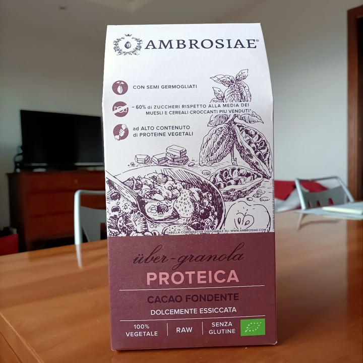 photo of Ambrosiae Granola proteica cacao fondente shared by @valeriedarkblue on  22 Jan 2022 - review