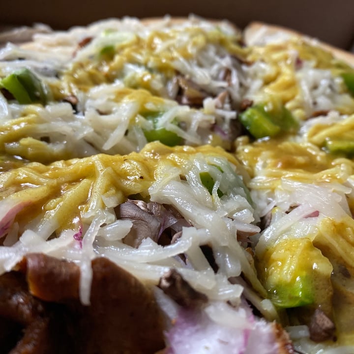 photo of Valiant's Barrie Philly Cheezesteak pizza shared by @rstruewing on  19 Jul 2020 - review