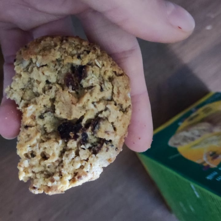 photo of Vemondo  Oat cookies- Seeds and Apricot shared by @gem18 on  29 Jun 2022 - review