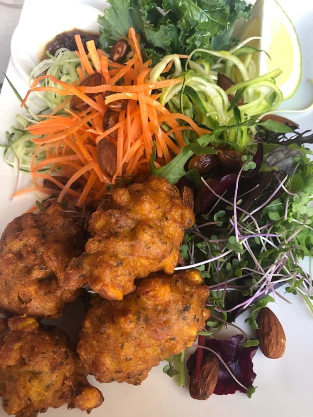 Photo of the dish “Bhajis Starter”