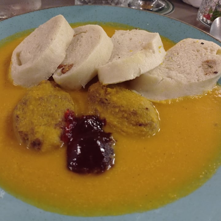 photo of Vegan's Prague Dumplings with Root Veggie Sauce shared by @albetty on  17 Aug 2022 - review
