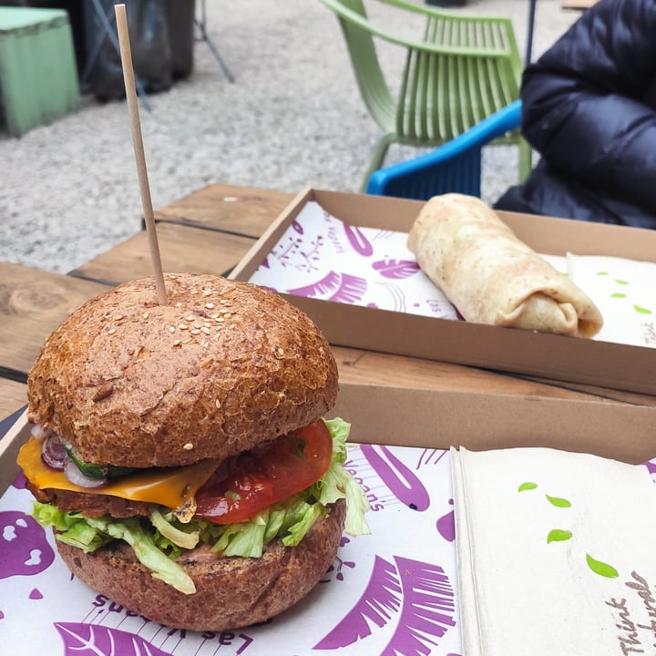 review photo of Las Vegan's The King Seitan shared by @angiere on 16 Jul 2022 - review