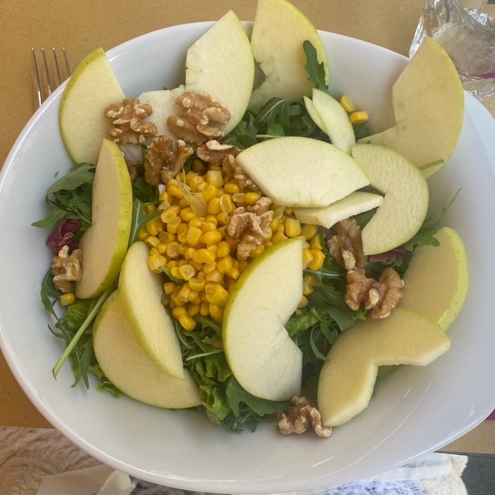 photo of Caffè Commercio Insalata Waldorf shared by @elisabetta76 on  26 May 2022 - review