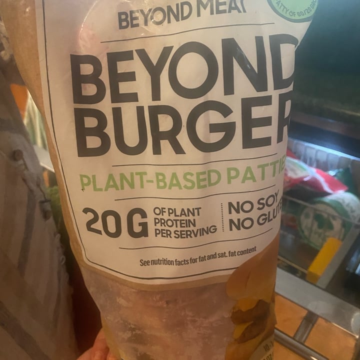 photo of Beyond Meat Beyond Burger Plant-Based Patties shared by @chloeschmoe on  16 May 2022 - review