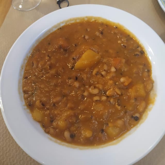 Photo of the dish “Alubias en potaje”