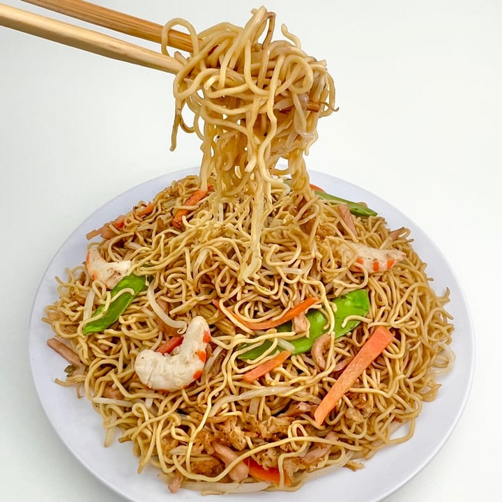 photo of Yuan Su Vegetarian House Special Chow Mein shared by @pdxveg on  08 Mar 2022 - review
