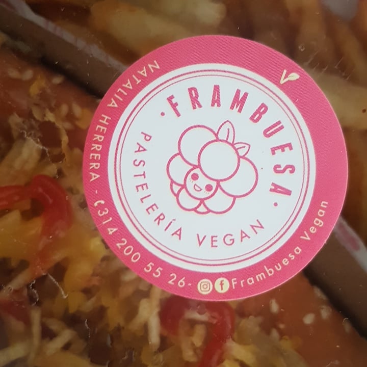 review photo of Frambuesa Pastelería Vegan Perro caliente shared by @catacc on 08 Jul 2021 - review