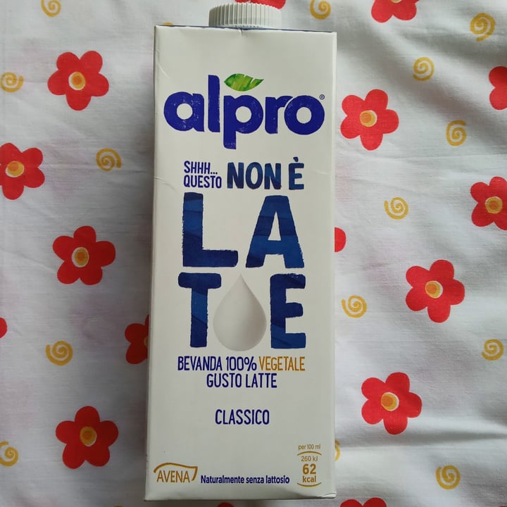 photo of Alpro This is Not Milk Classic Questo Non è Late Classico shared by @marlalestrange on  12 Jun 2022 - review