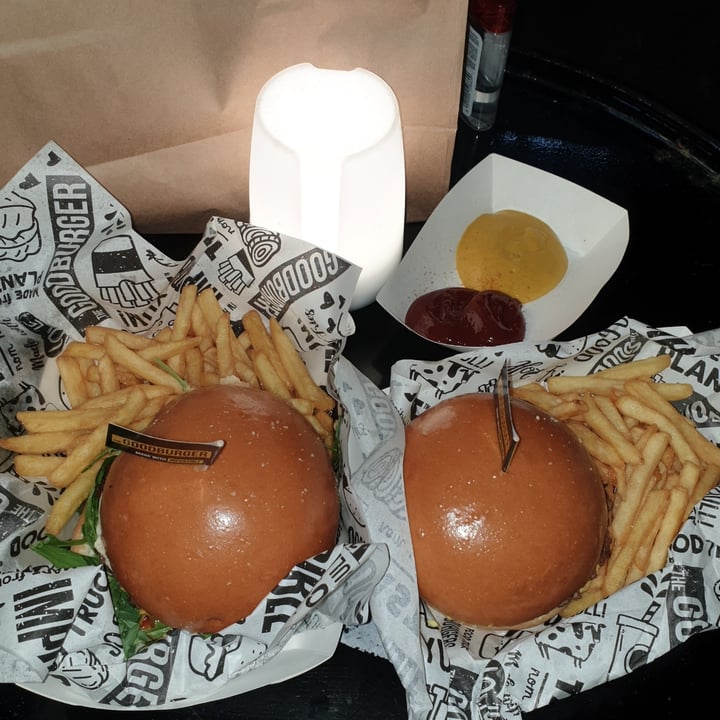 photo of The Goodburger Food Truck The Black Tie shared by @paradisetreesnake on  30 Jan 2021 - review