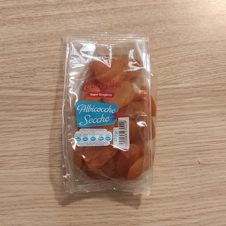 review photo of Consilia albicocche secche shared by @danilelaht on 16 Jul 2022 - review