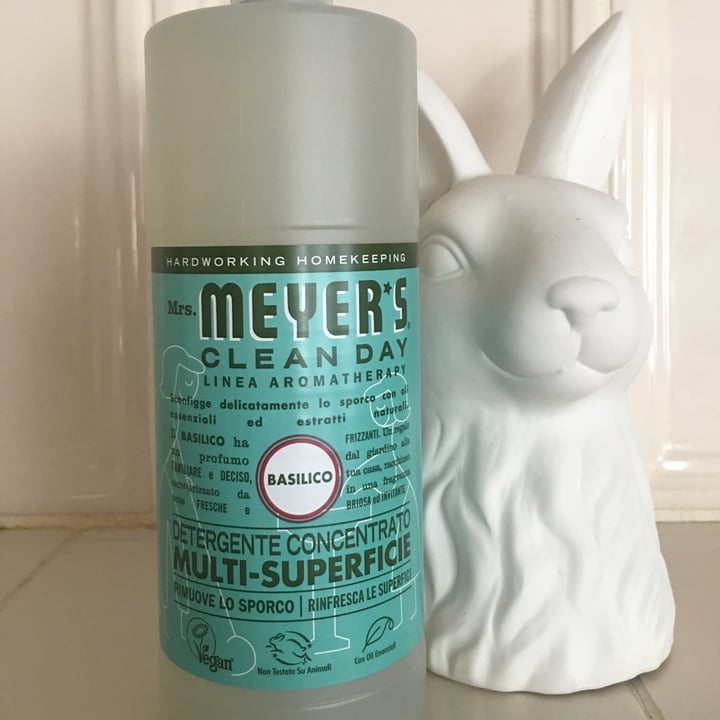 review photo of Mrs. Meyer's Clean Day Clean Day Dish Soap basil shared by @silvialola on 02 May 2021 - review