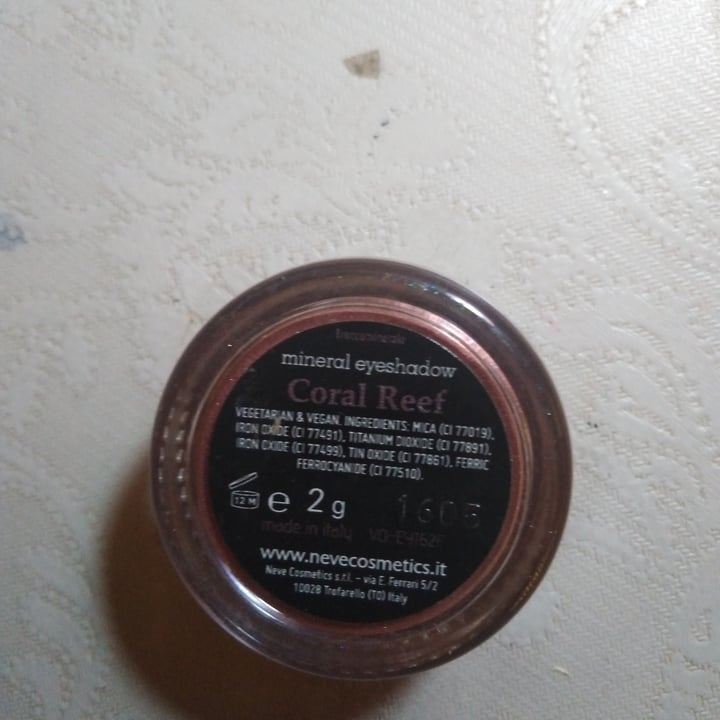 photo of Neve Cosmetics Ombretto Coral reef shared by @antotantoveg on  01 Dec 2021 - review