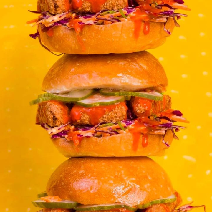 photo of Beatnic - Flatiron Cookies, Taco Salad , Chikn Burger, Guac Burger, Cupcake, Donut, Kombucha shared by @isaaajessie on  17 May 2021 - review