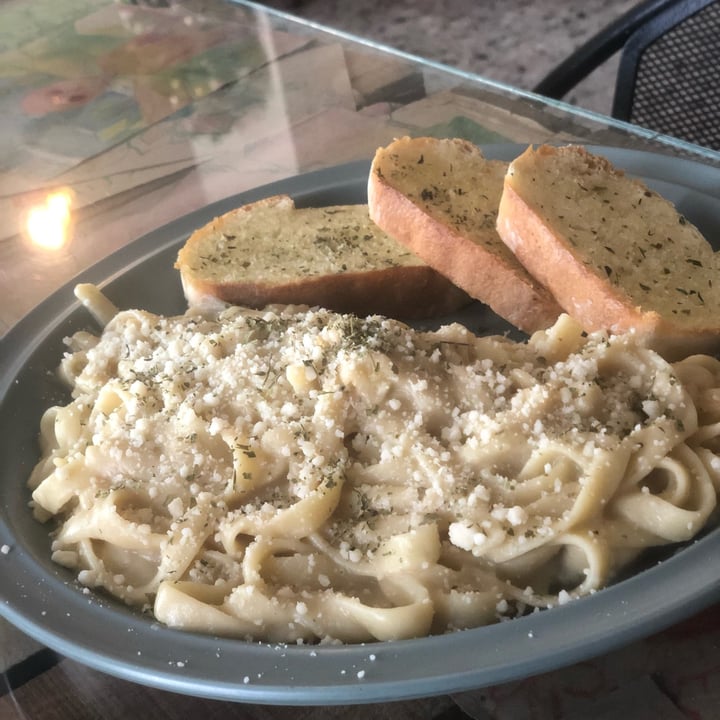 photo of La Ruta Vegana pasta alfredo shared by @mochileravegana on  07 Dec 2022 - review