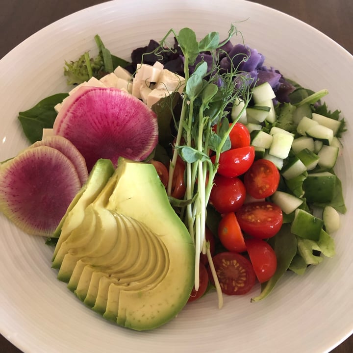 review photo of 100 Sails Restaurant & Bar Buddha Bowl shared by @ariaoreo on 20 Aug 2021 - review