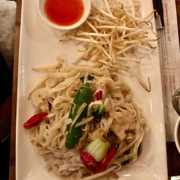 photo of Pho Wok fried noodles : phở xào THIST isn’t chicken shared by @caznoble on  27 Jun 2021 - review