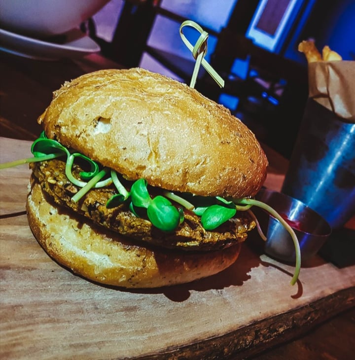 review photo of Stonesedge Kitchen Vegan Burger shared by @jackedivist on 11 Jan 2019 - review