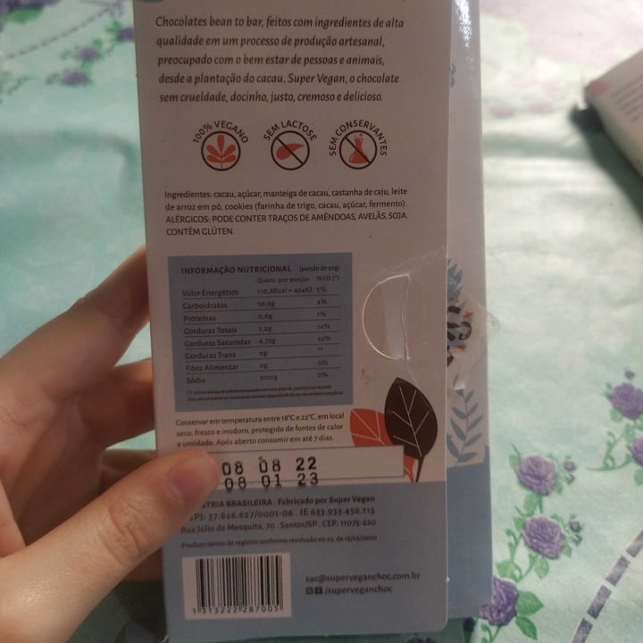 review photo of Super Vegan Barra de Chocolate - Meio Amargo com Pedaços de Cookies shared by @imsbruna on 01 Oct 2022 - review