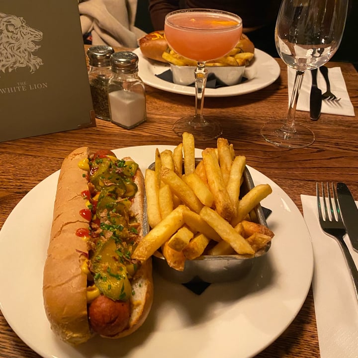 photo of White Lion Vegan Hotdog shared by @veganmiranda on  15 Feb 2022 - review