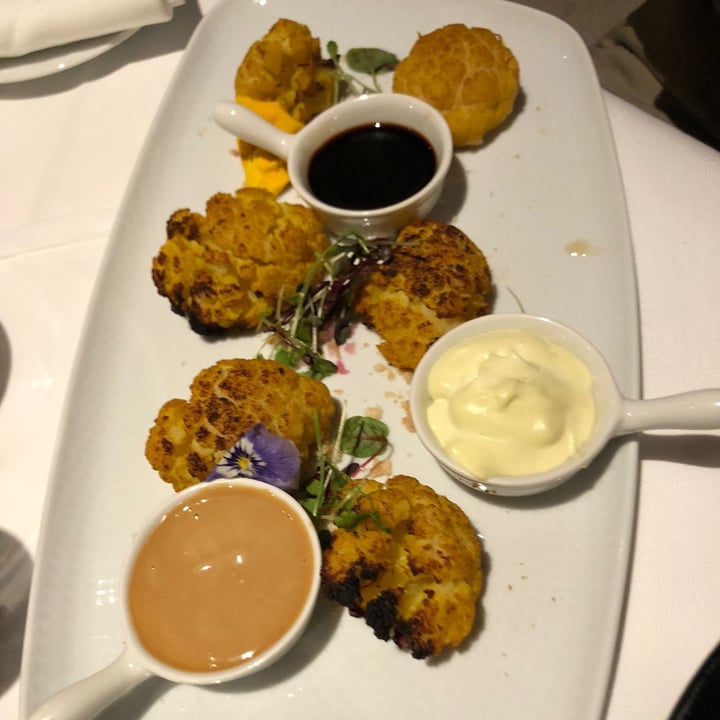 photo of Restaurant Gasthof Stanglwirt Crispy Baked Cauliflower w. 3 Dips shared by @alwaysellerbrock on  19 Dec 2021 - review